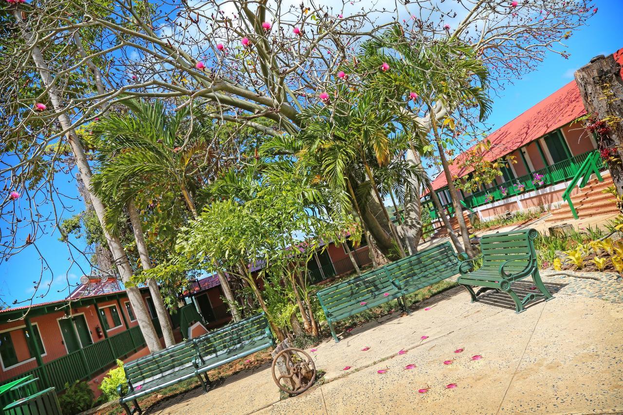 Отель Hacienda Juanita Maricao Экстерьер фото