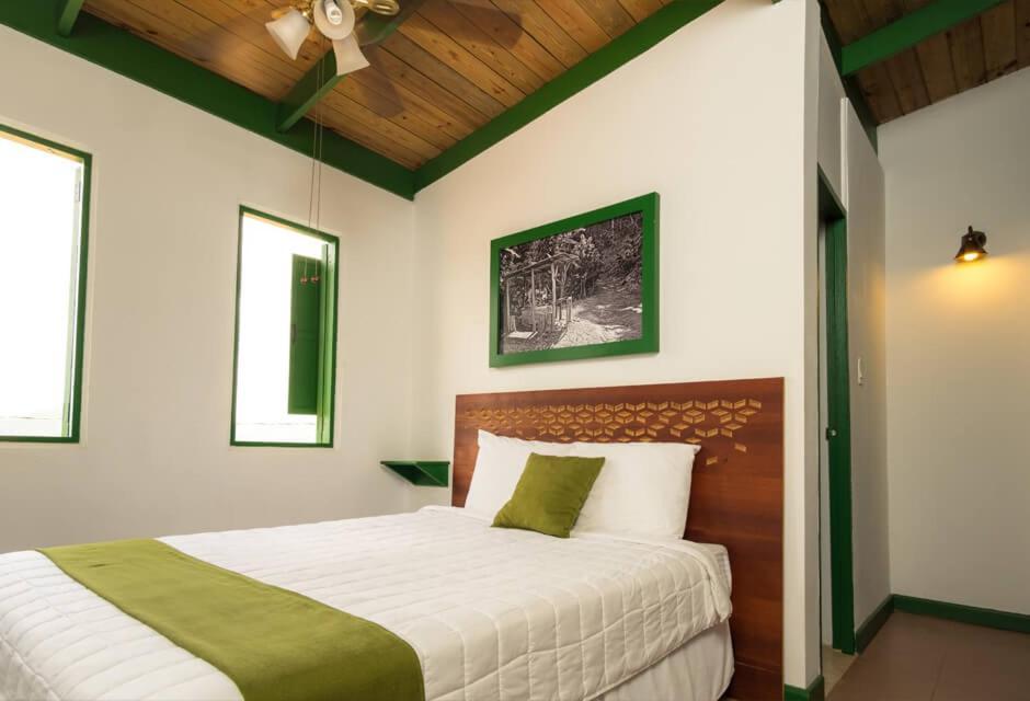 Отель Hacienda Juanita Maricao Экстерьер фото