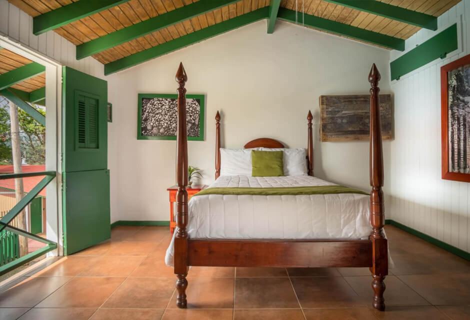 Отель Hacienda Juanita Maricao Экстерьер фото